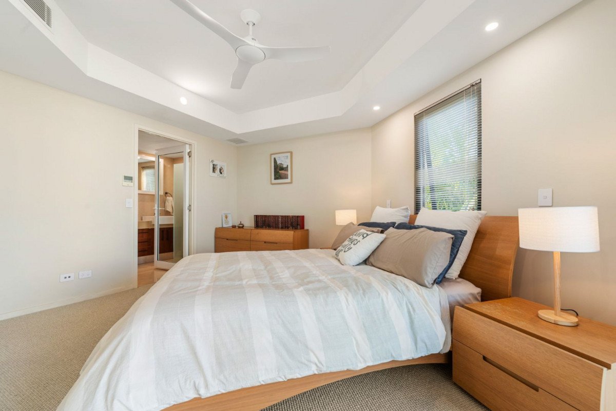 6/160 Surf Parade Broadbeach 12