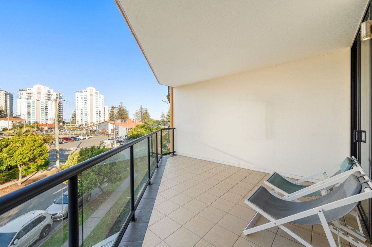 6/160 Surf Parade Broadbeach 19