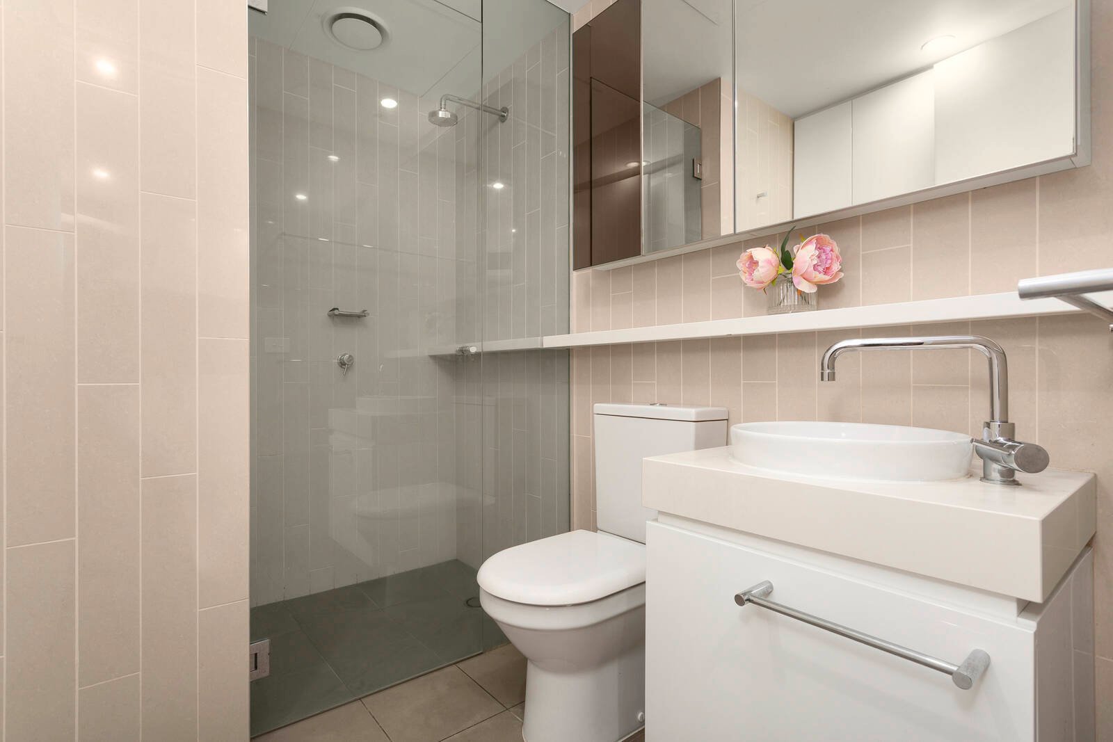 Real Estate and Property in 616/338 Kings Way, South Melbourne, VIC