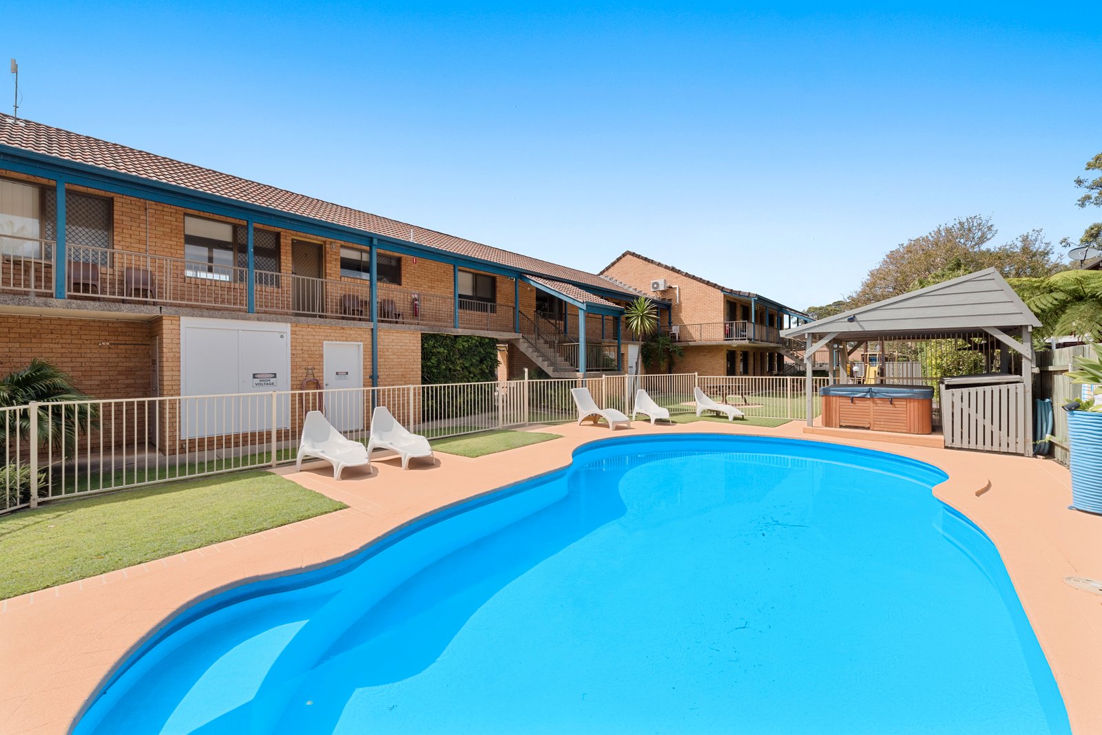 6/17 Boultwood Street COFFS HARBOUR 1
