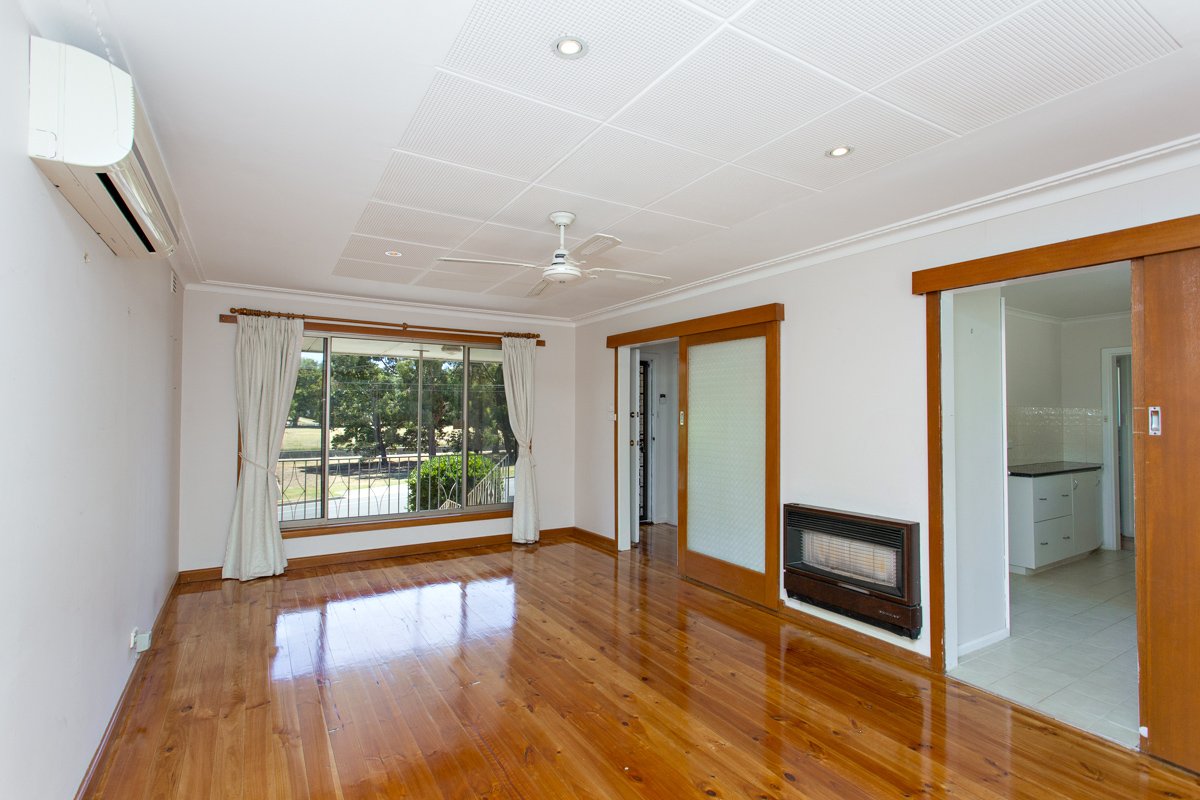 Gallery: 617 Humffray Street South