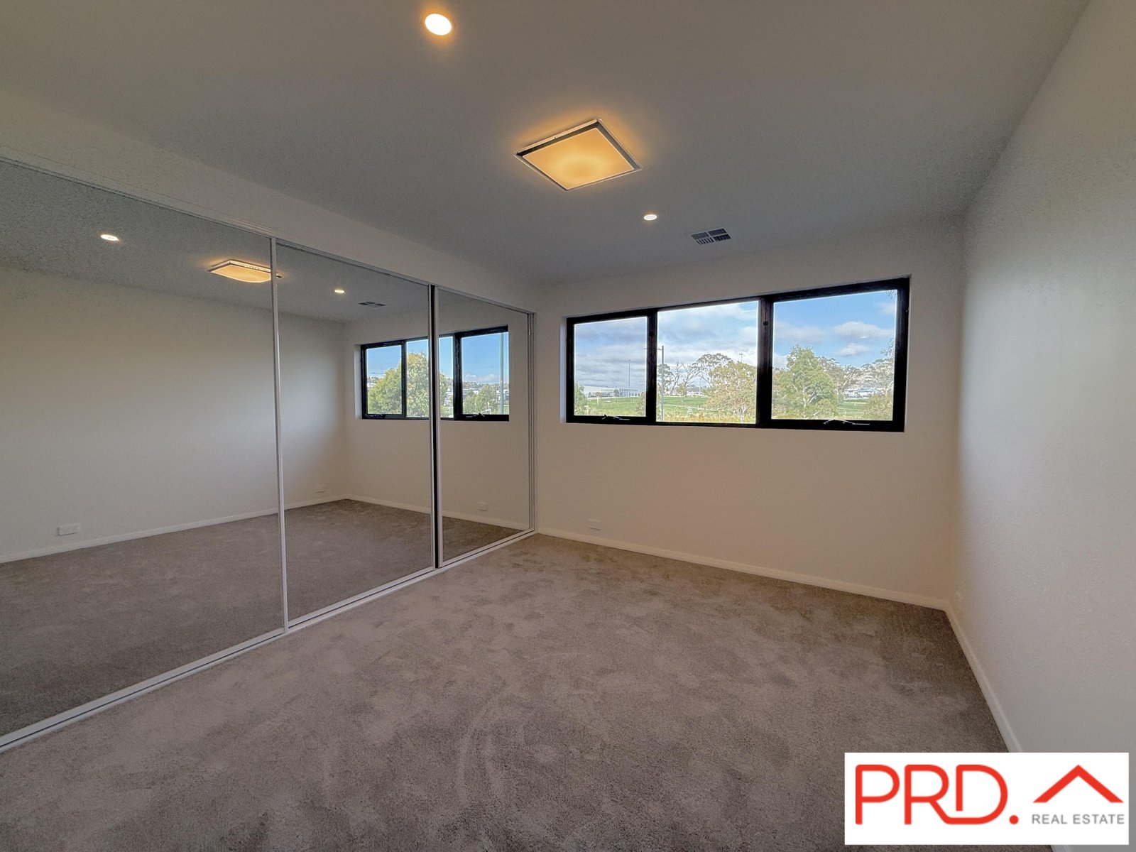 6/171 Sutherland Crescent TAYLOR 11