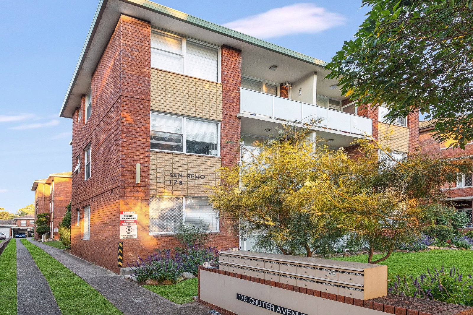 6/178-180 Chuter Avenue SANS SOUCI 2