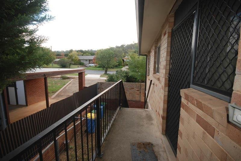 6/179 Lake Albert Road KOORINGAL 8