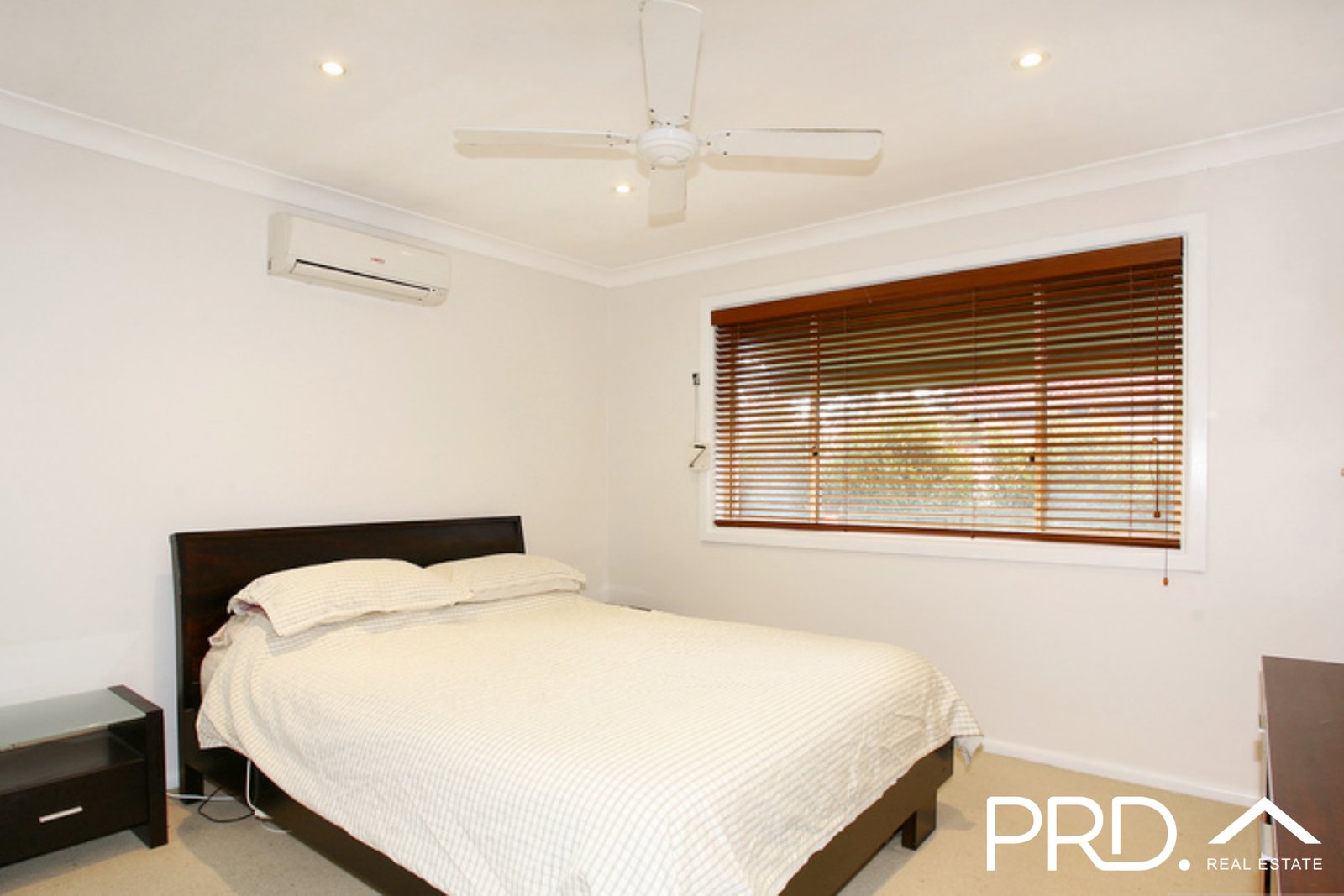 617A Henry Lawson Drive EAST HILLS 8