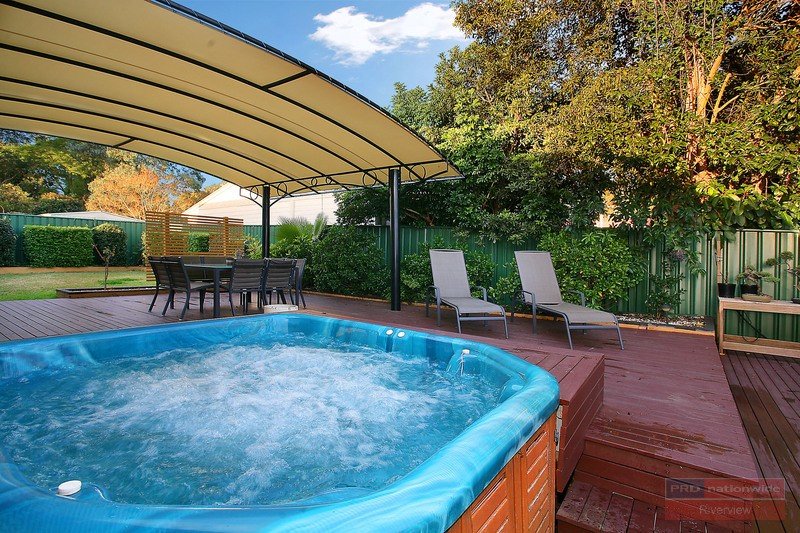 617A Henry Lawson Drive EAST HILLS 2