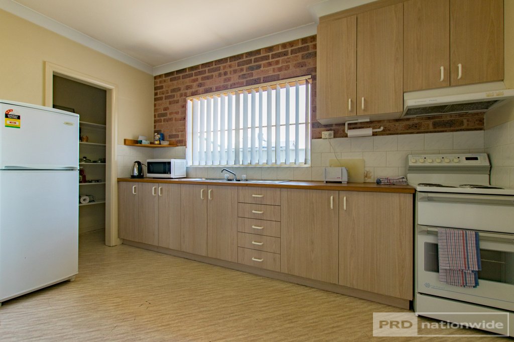 6/18 Russell Street TUMUT 3