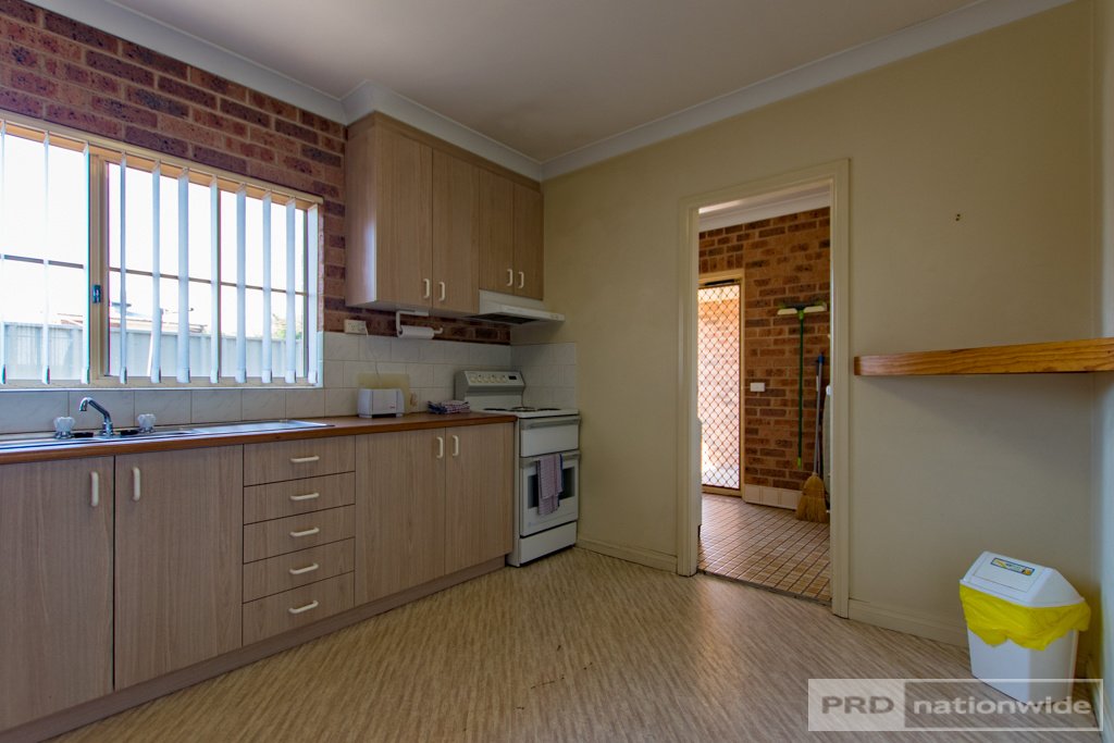 6/18 Russell Street TUMUT 4