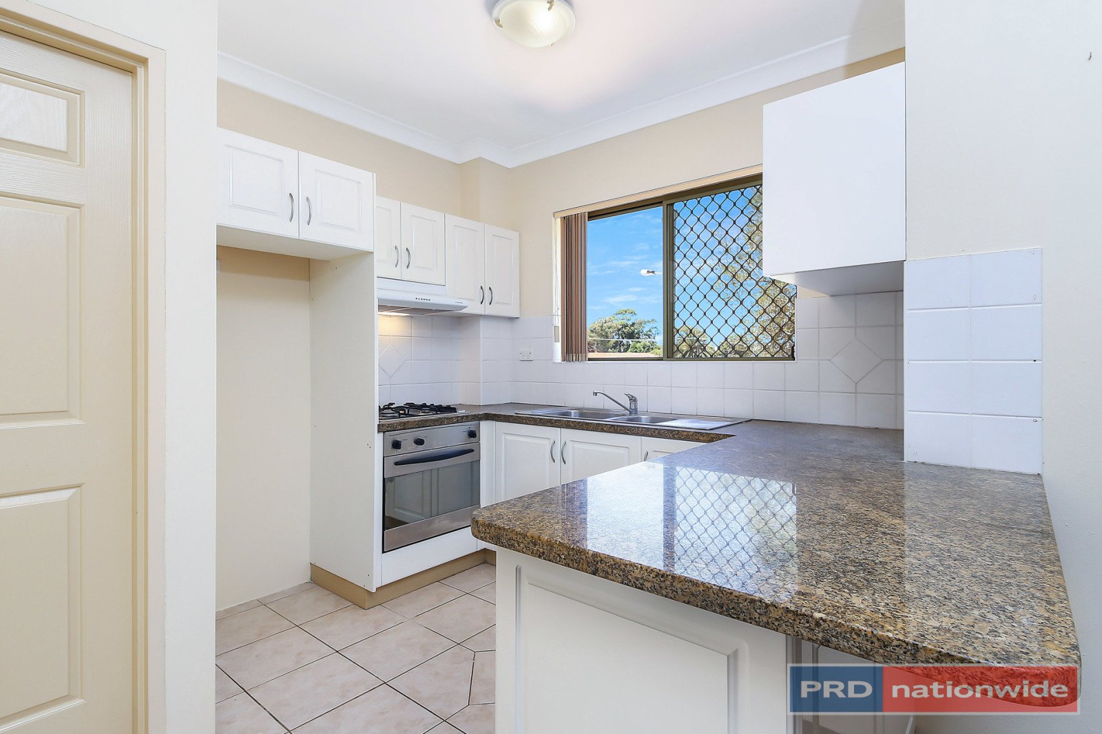 6/18 West Street HURSTVILLE 3