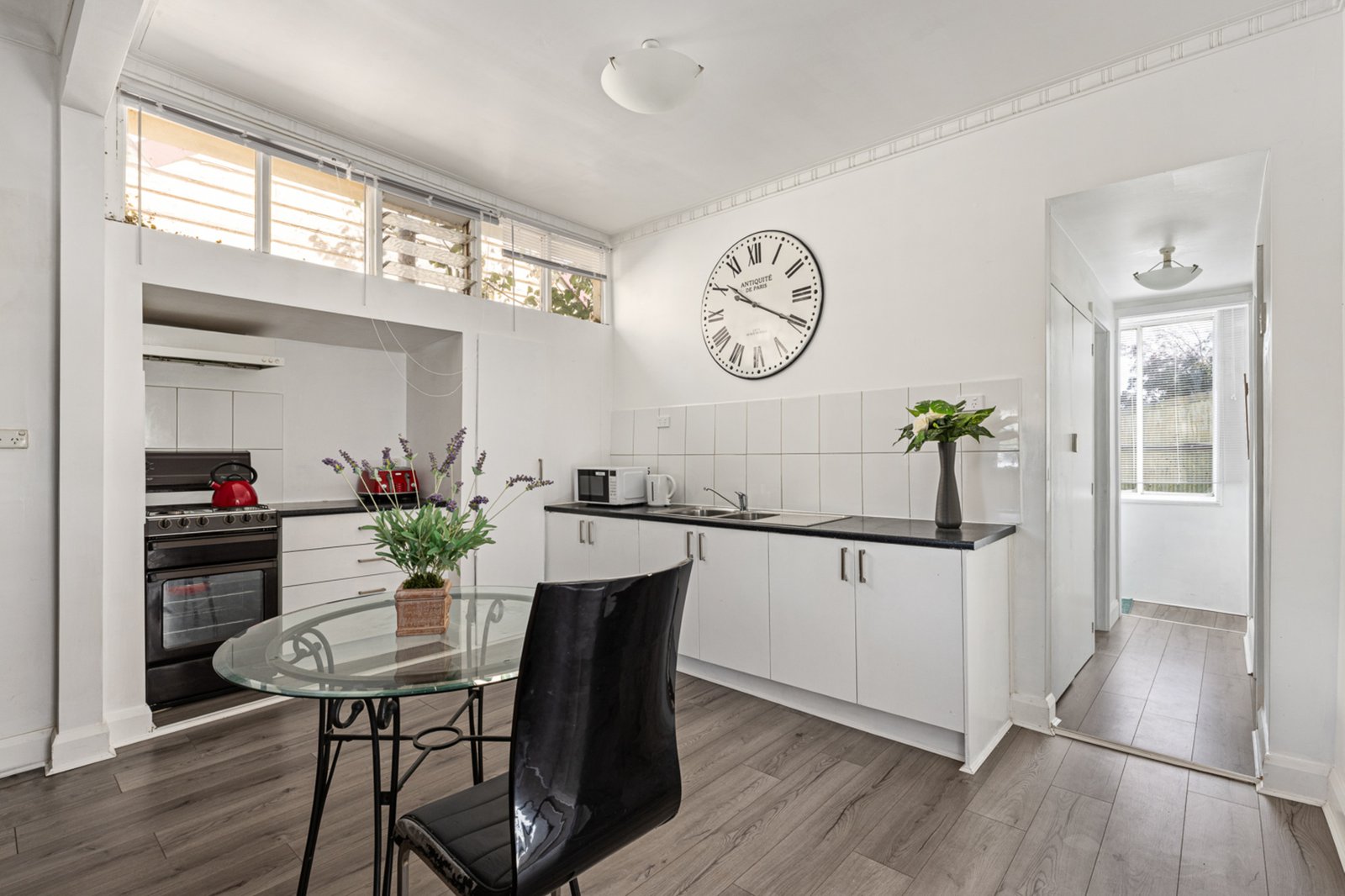 Gallery: 619 Doveton Street
