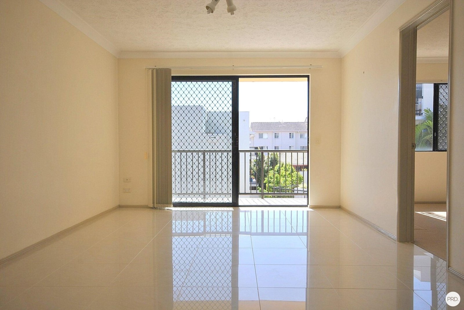 6/19 Lloyd Street SOUTHPORT 2