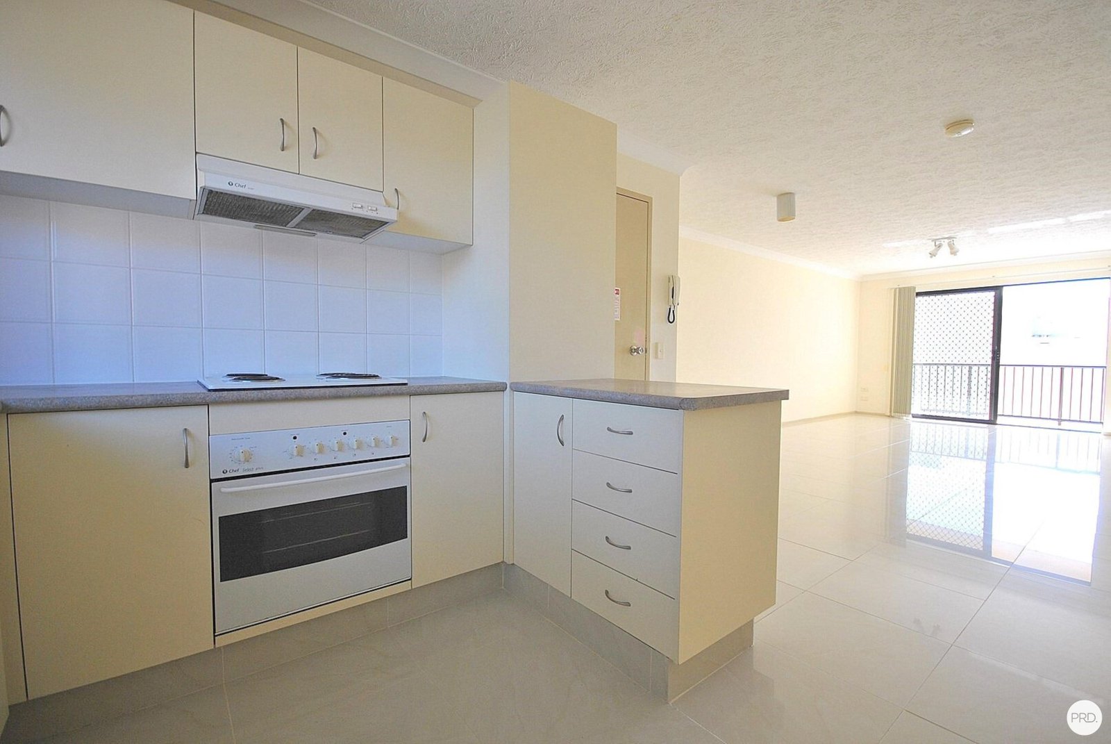 6/19 Lloyd Street SOUTHPORT 3