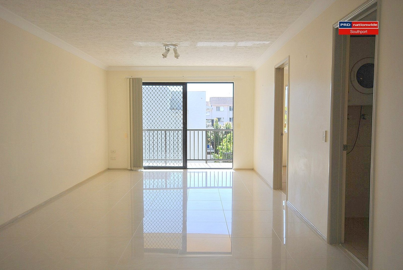 6/19 Lloyd Street SOUTHPORT 2
