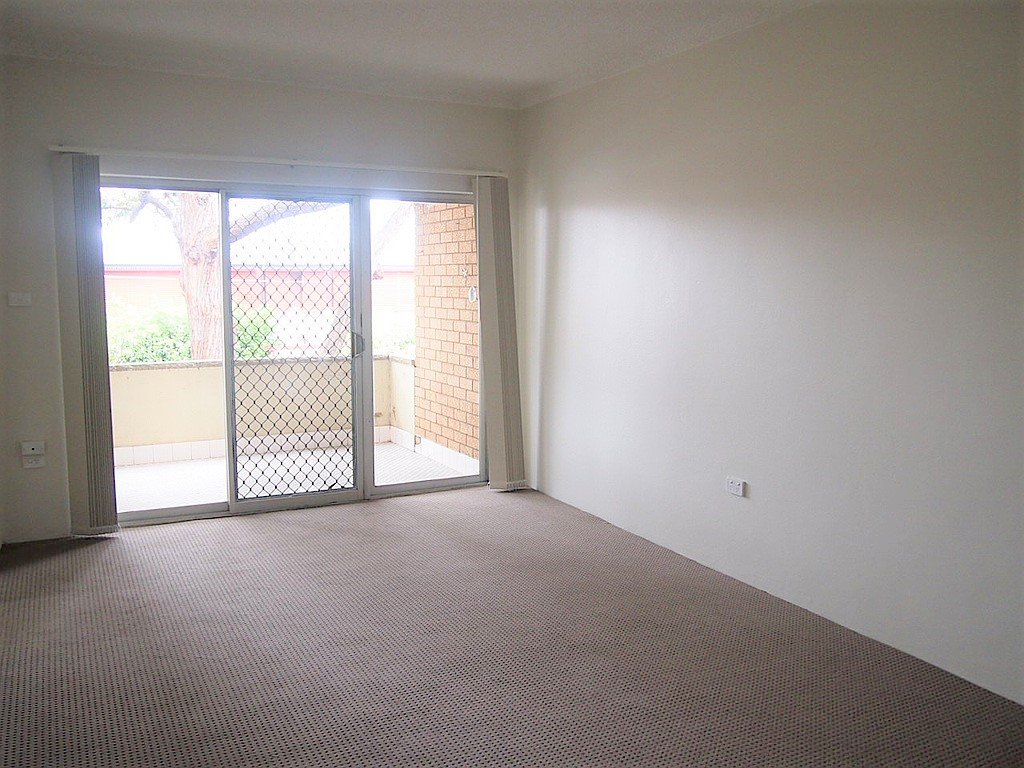 6/1a Rosa Street OATLEY 3