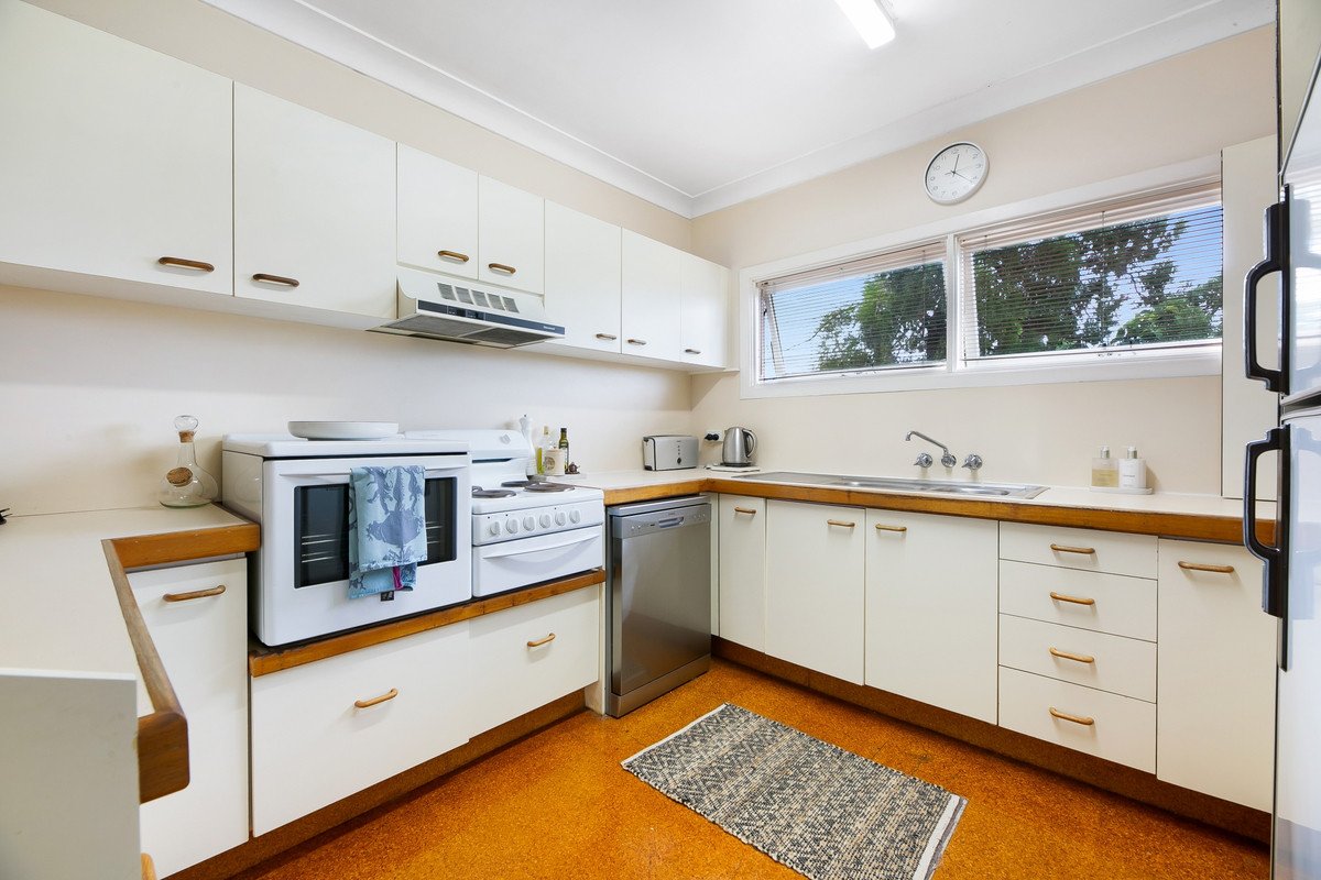 62 Albion Avenue MIAMI 4