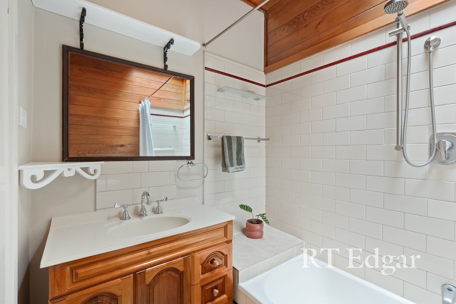 Real Estate and Property in 62 Beaconsfield Parade, Northcote, VIC