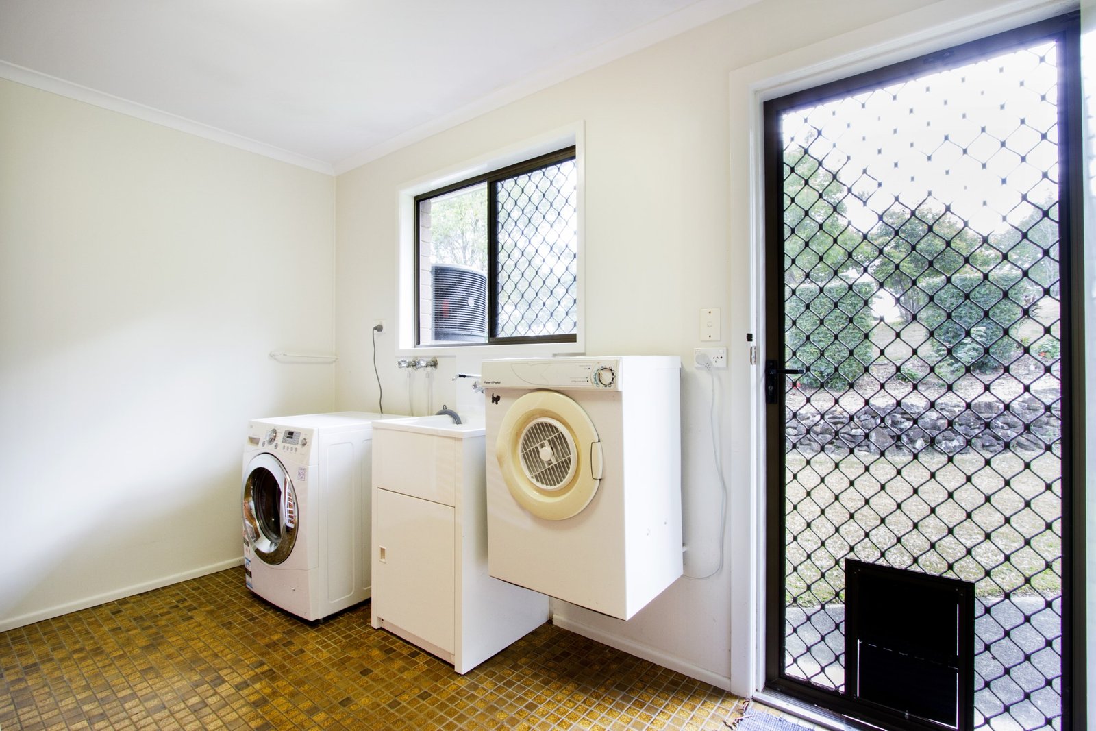 62 Bennett Road STRATHDICKIE 18