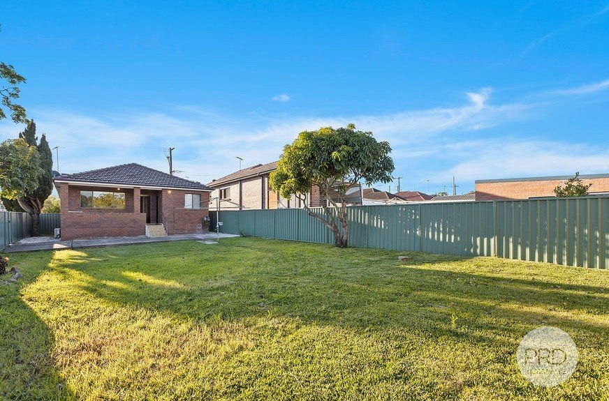 62 Blakesley Road SOUTH HURSTVILLE 9