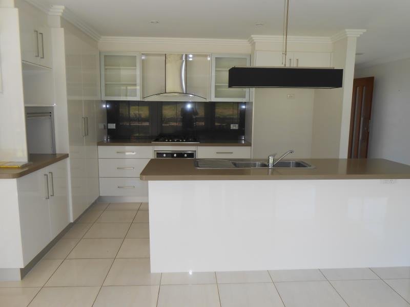 62 Campbell Road TAMWORTH 2