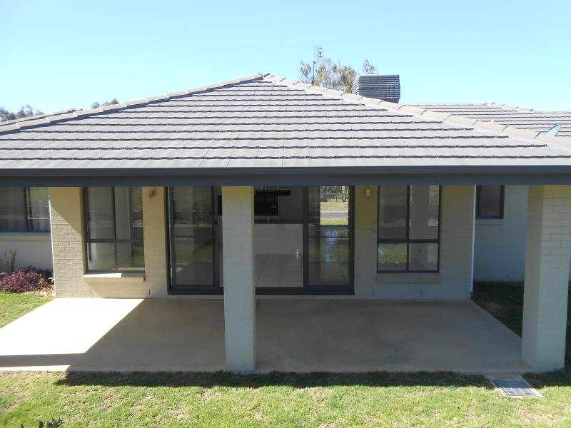 62 Campbell Road TAMWORTH 8