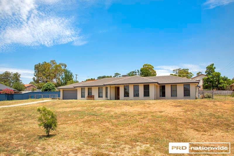 62 Campbell Road TAMWORTH 1