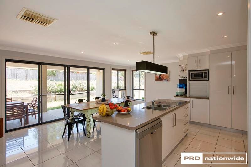 62 Campbell Road TAMWORTH 2