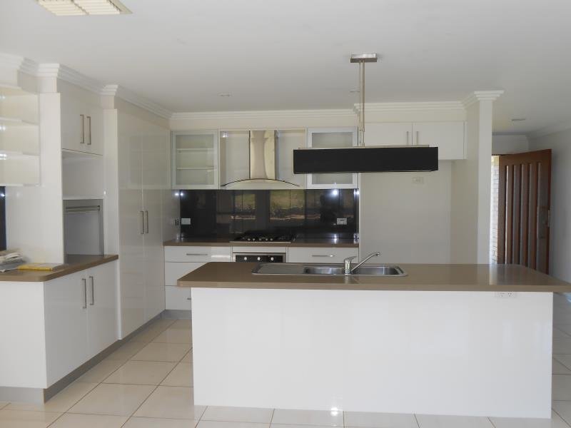62 Campbell Road TAMWORTH 8