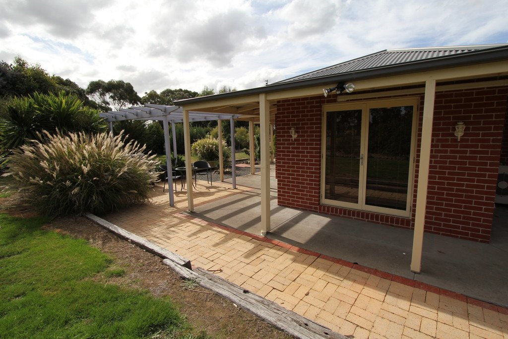 62 Careys Road SCARSDALE 17