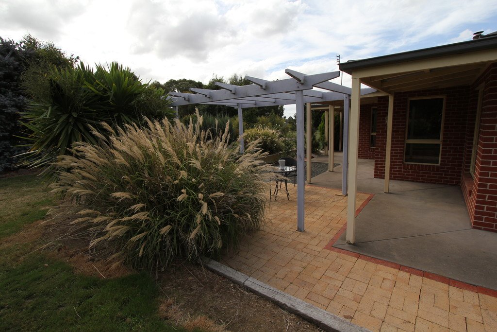 62 Careys Road SCARSDALE 18