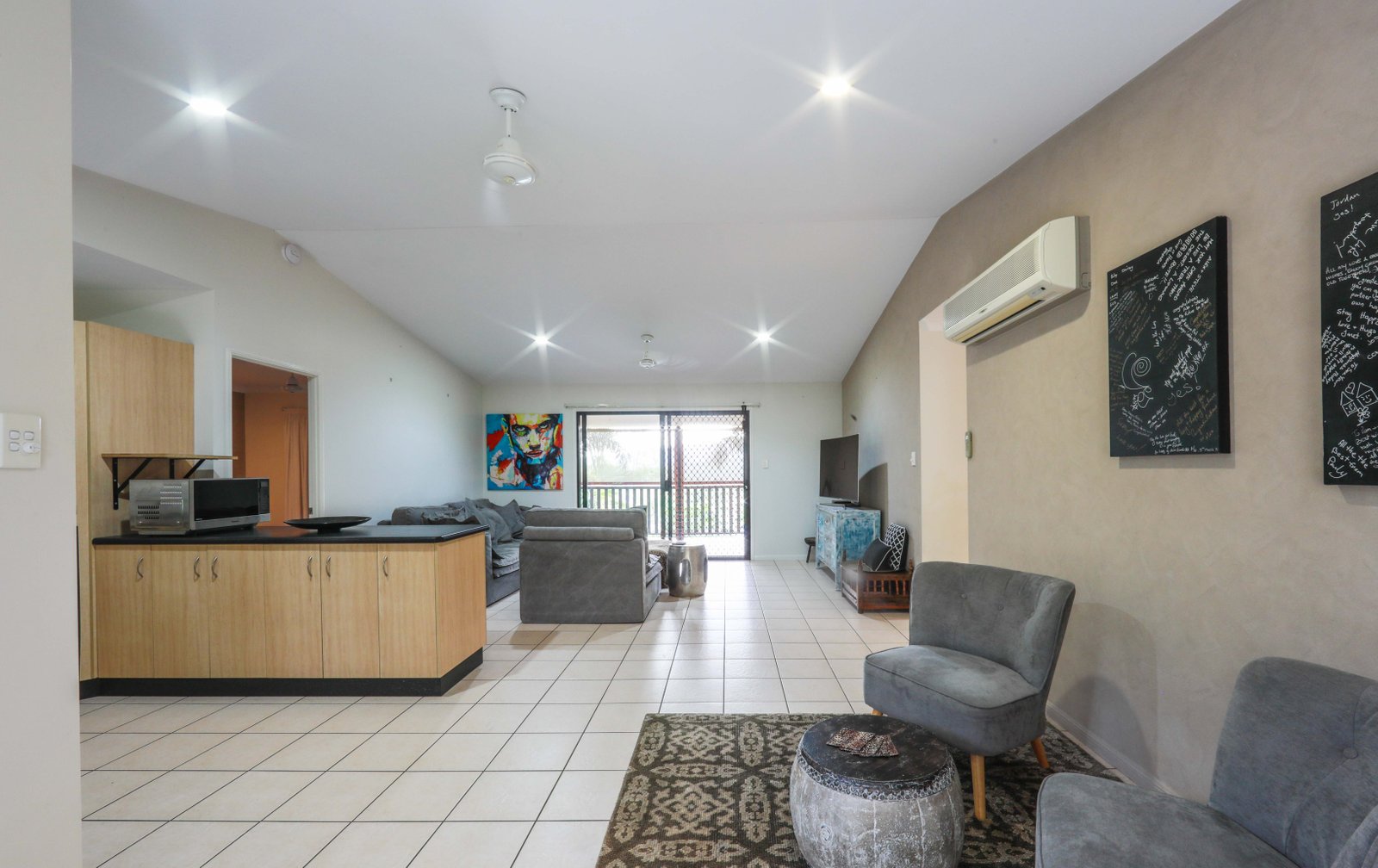 62 Country Road CANNONVALE 4
