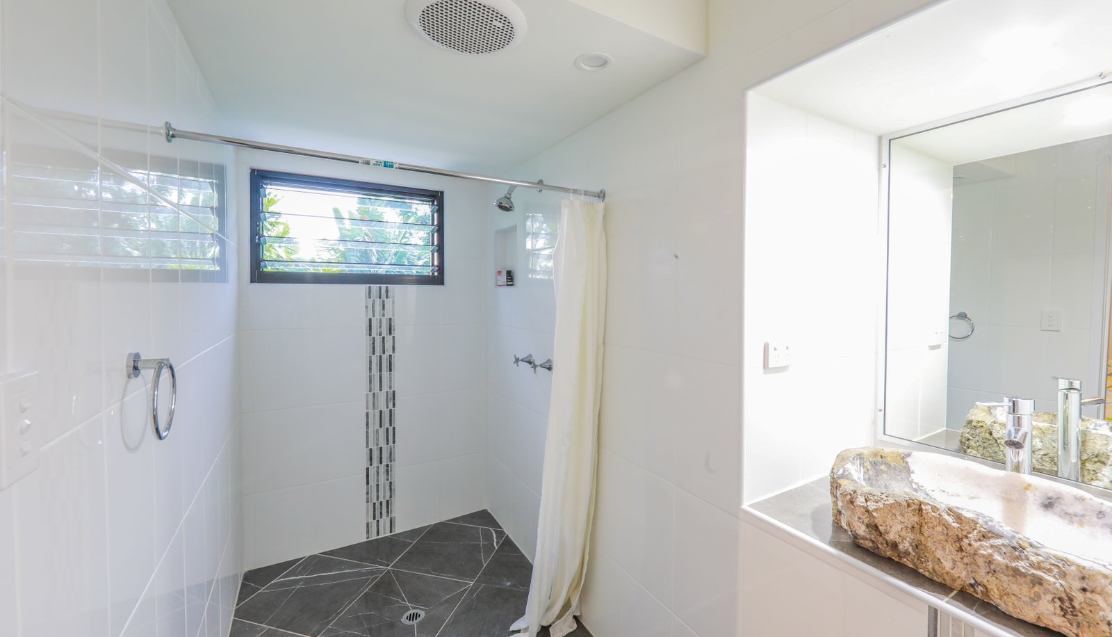 62 Country Road CANNONVALE 17