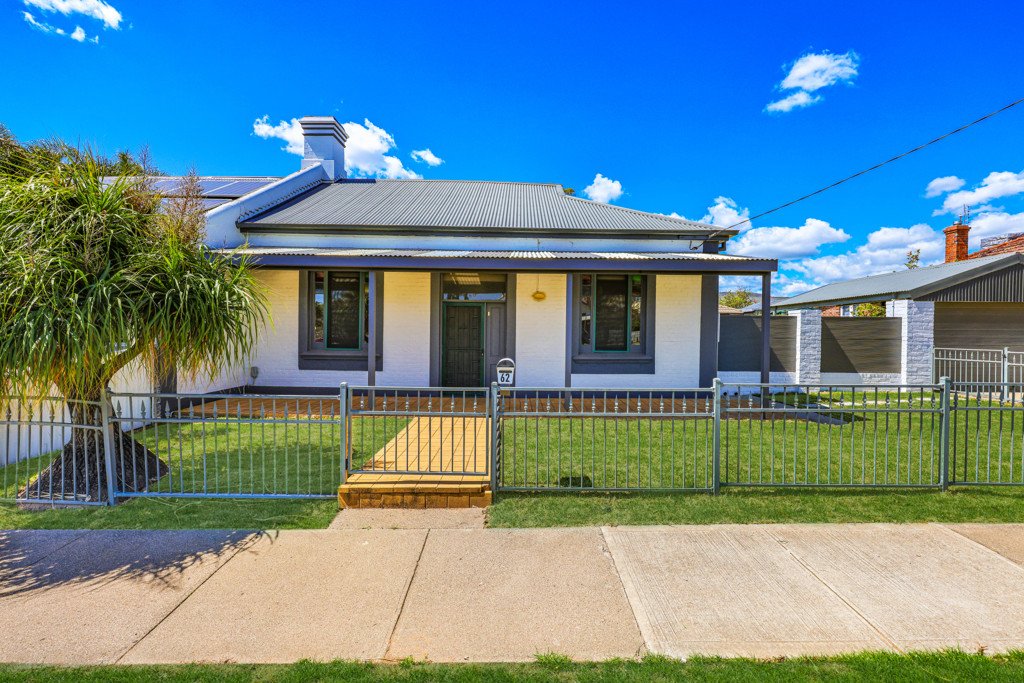 62 Denison Street TAMWORTH 1
