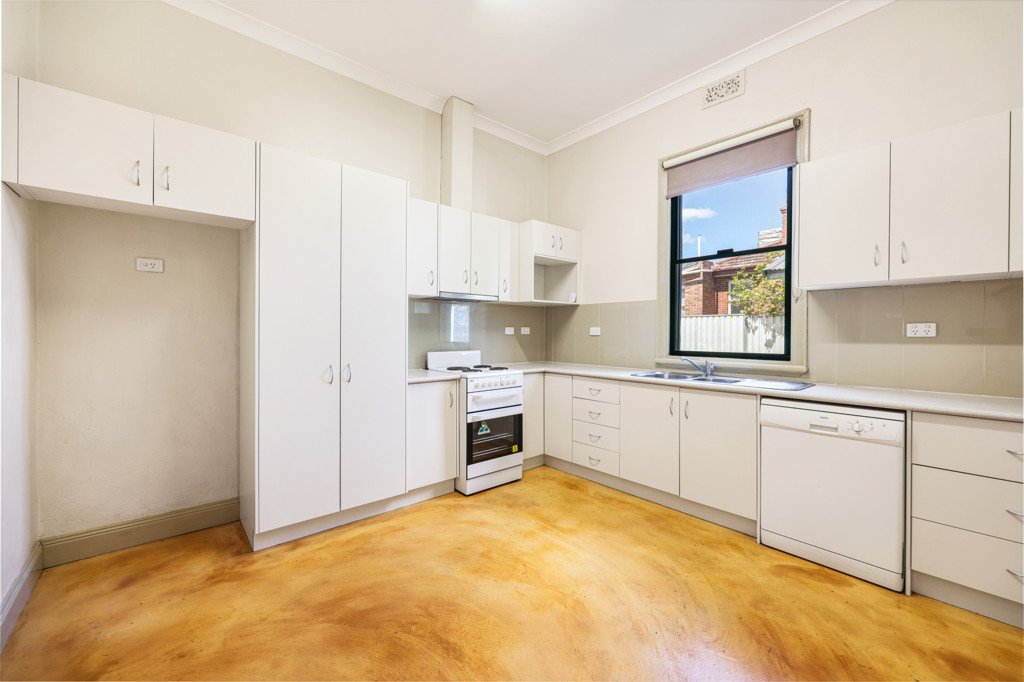 62 Denison Street TAMWORTH 7