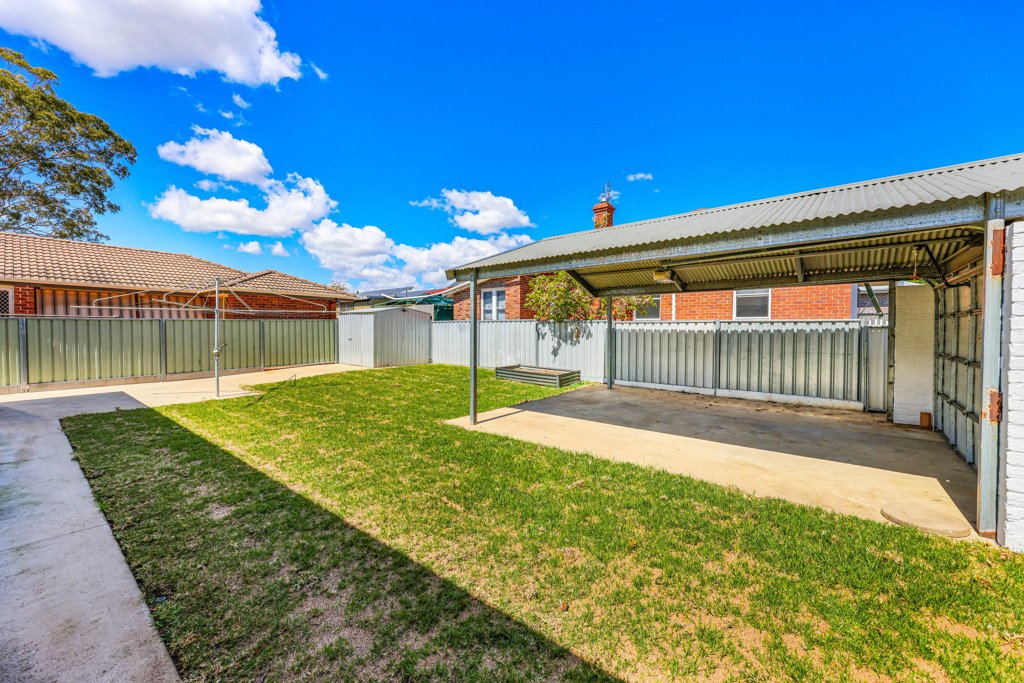 62 Denison Street TAMWORTH 13