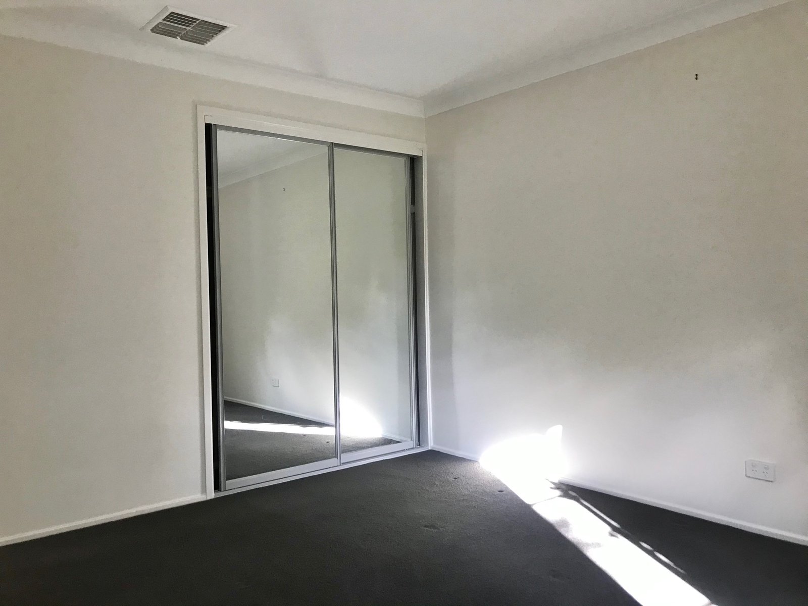 62 Evans Street TAMWORTH DC 4