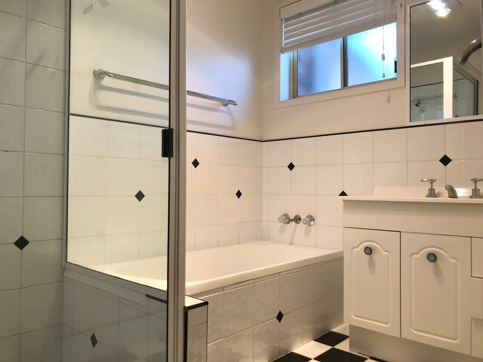 62 Evans Street TAMWORTH DC 6