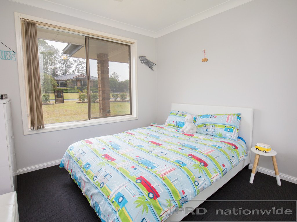 62 Evelyn Crescent THORNTON 9