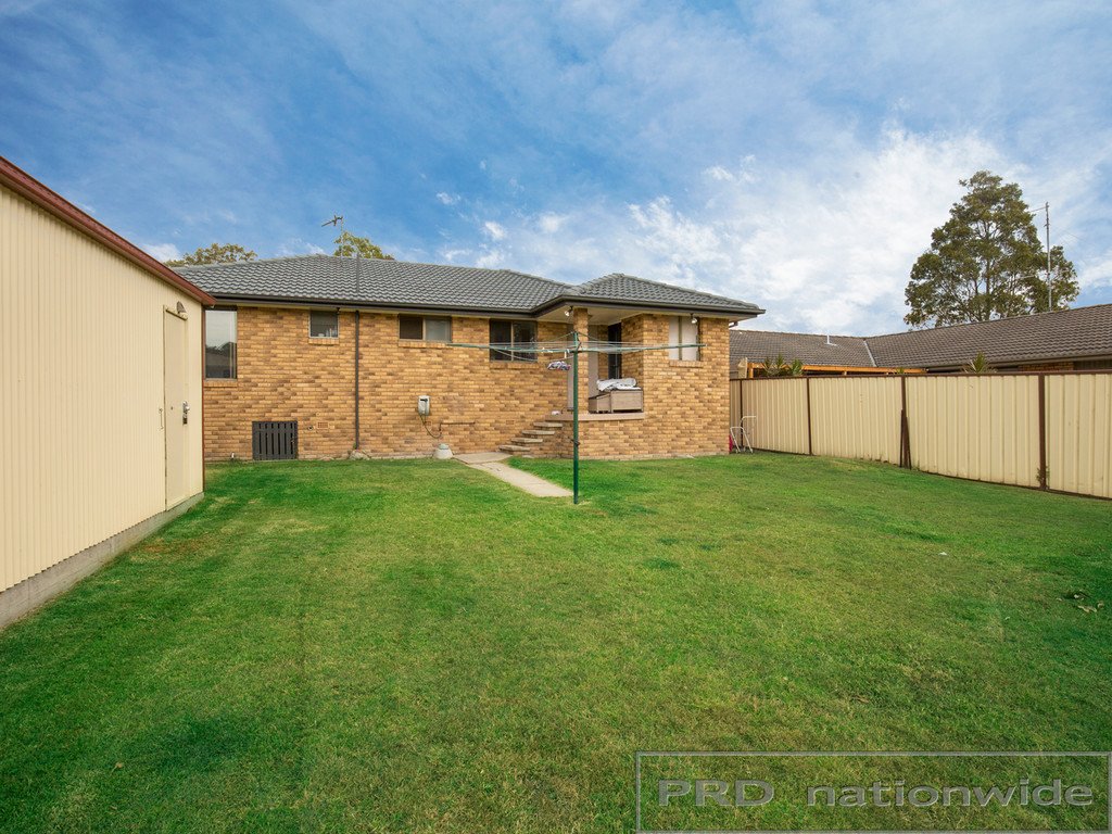 62 Evelyn Crescent THORNTON 13