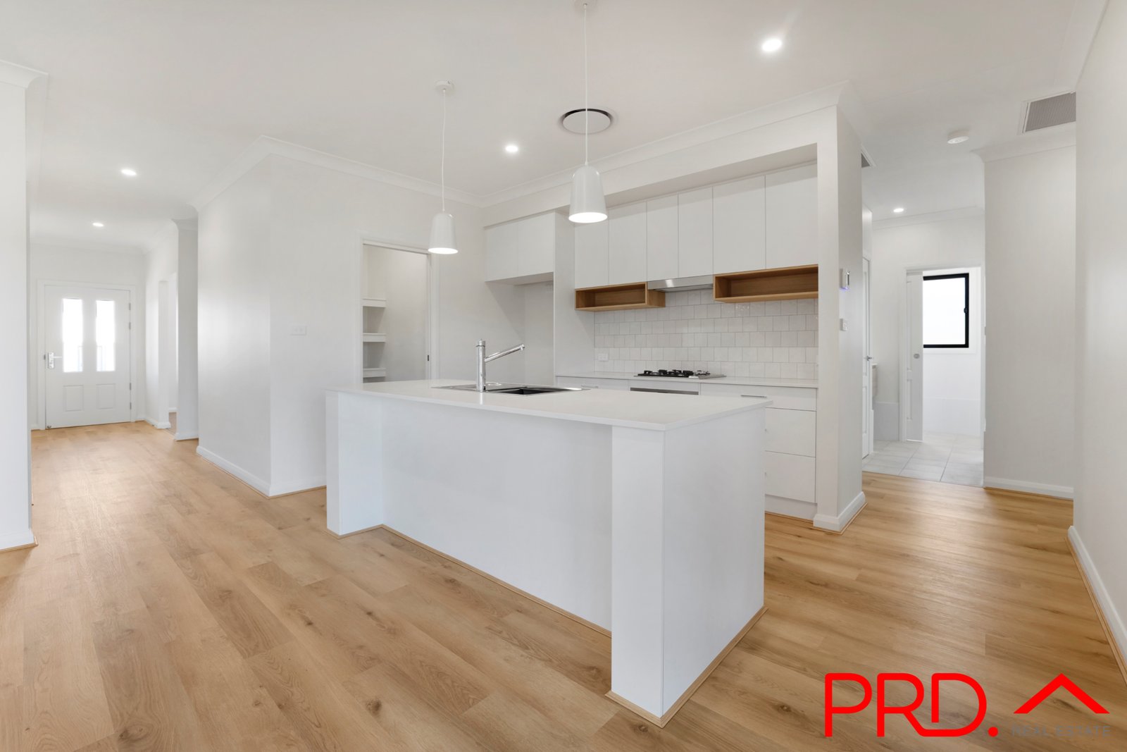 62 Evesham Circuit TAMWORTH 4