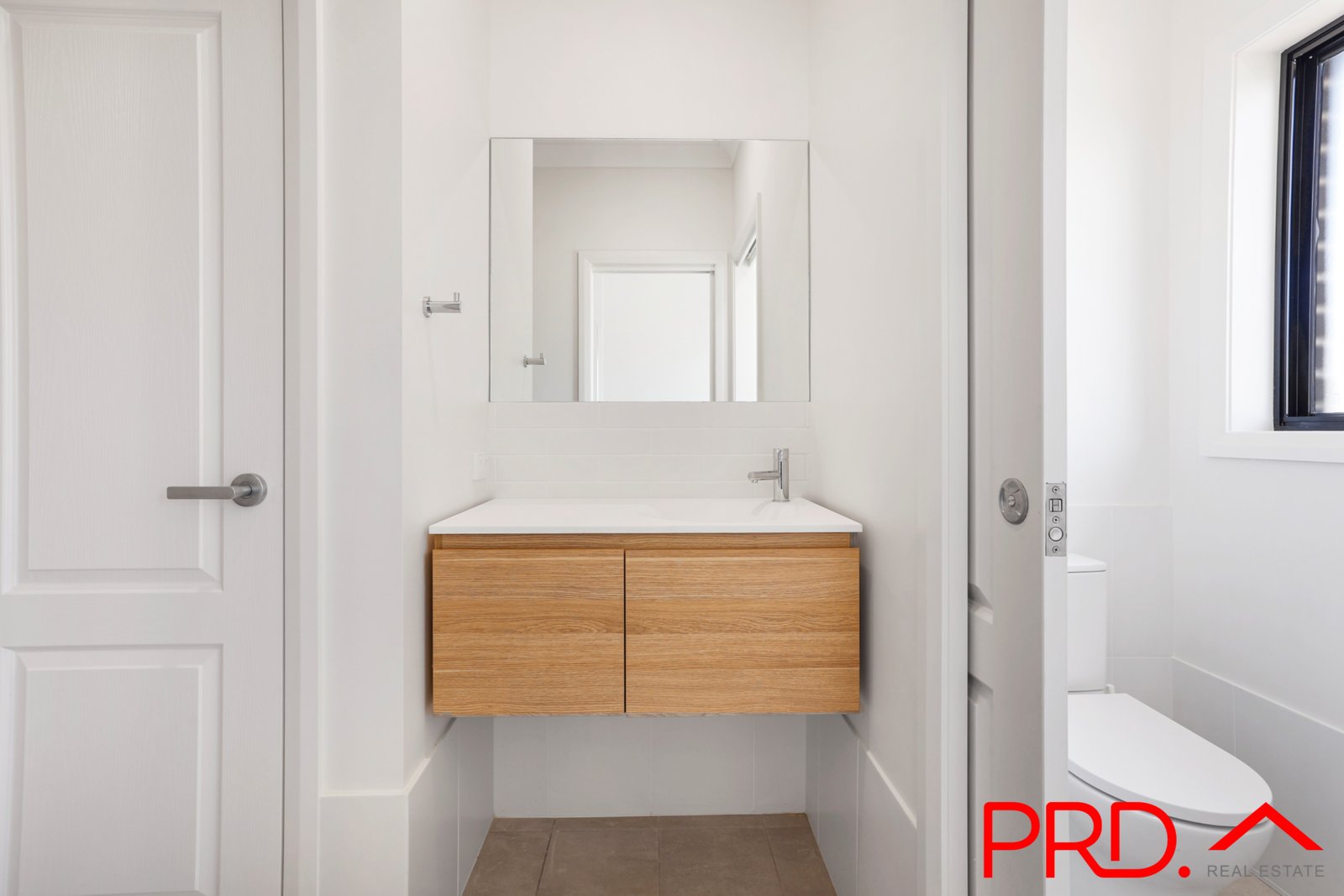 62 Evesham Circuit TAMWORTH 9