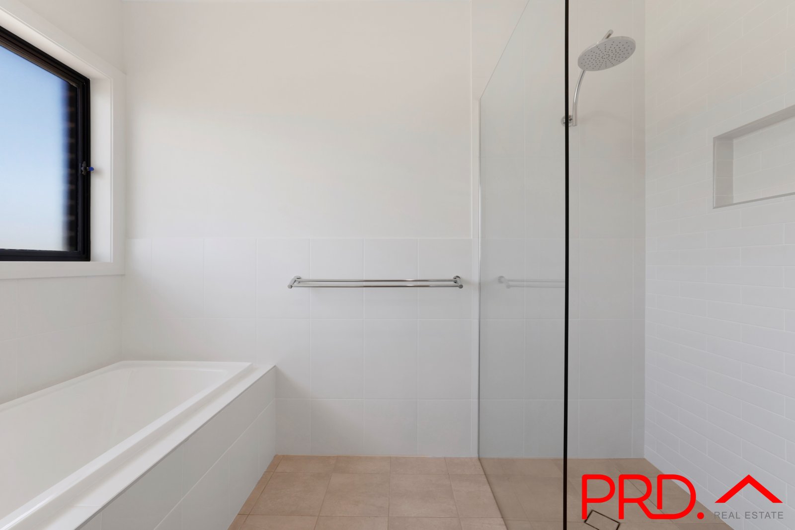 62 Evesham Circuit TAMWORTH 11