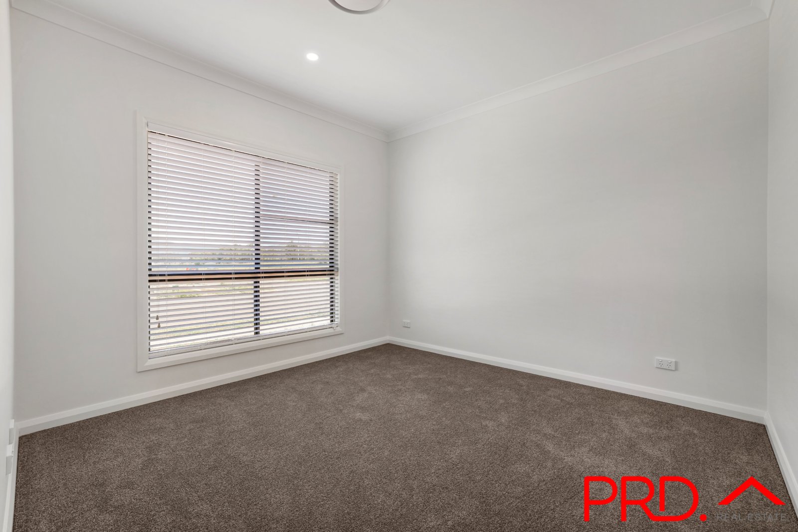 62 Evesham Circuit TAMWORTH 12