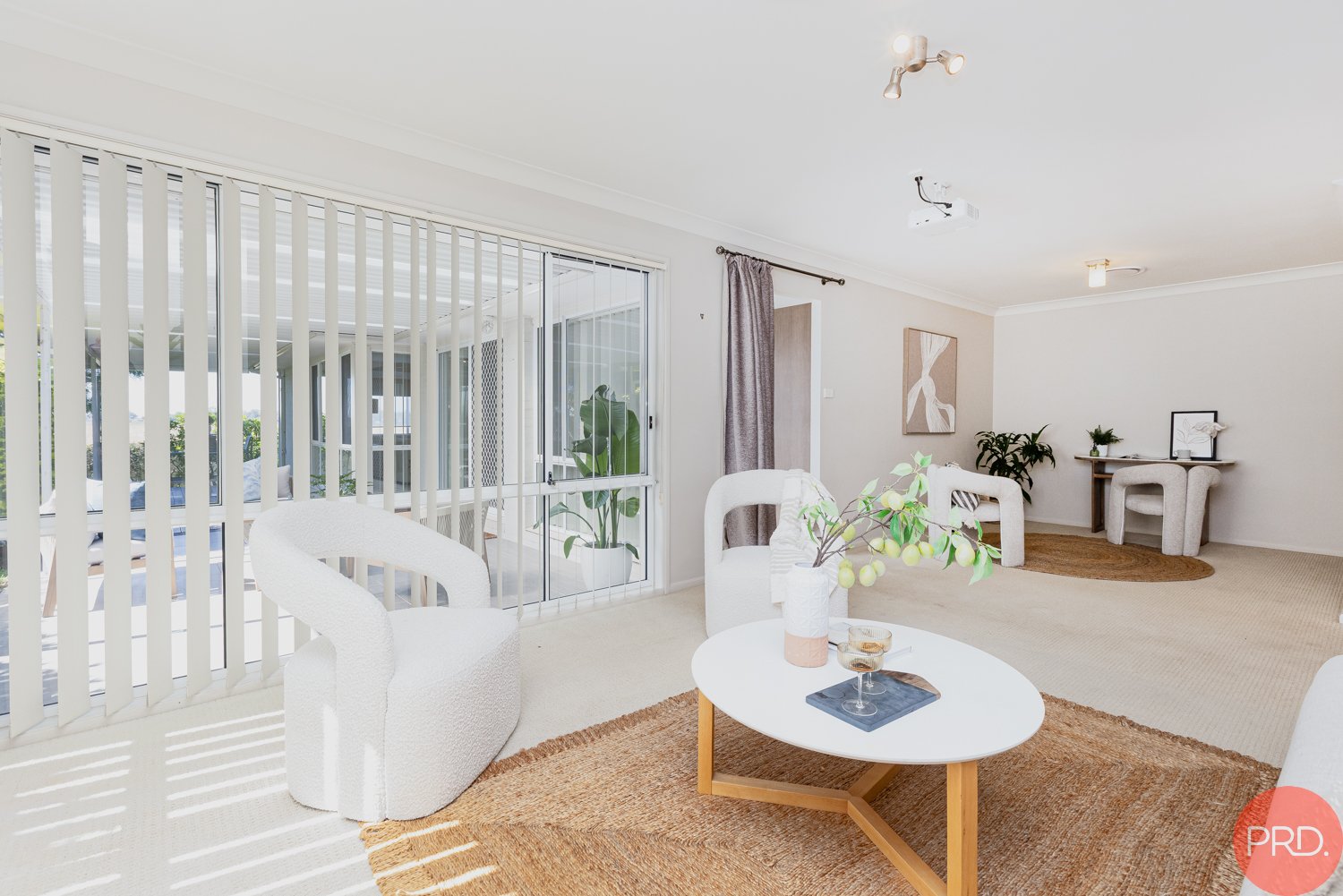 62 Golden Wattle Crescent THORNTON 9