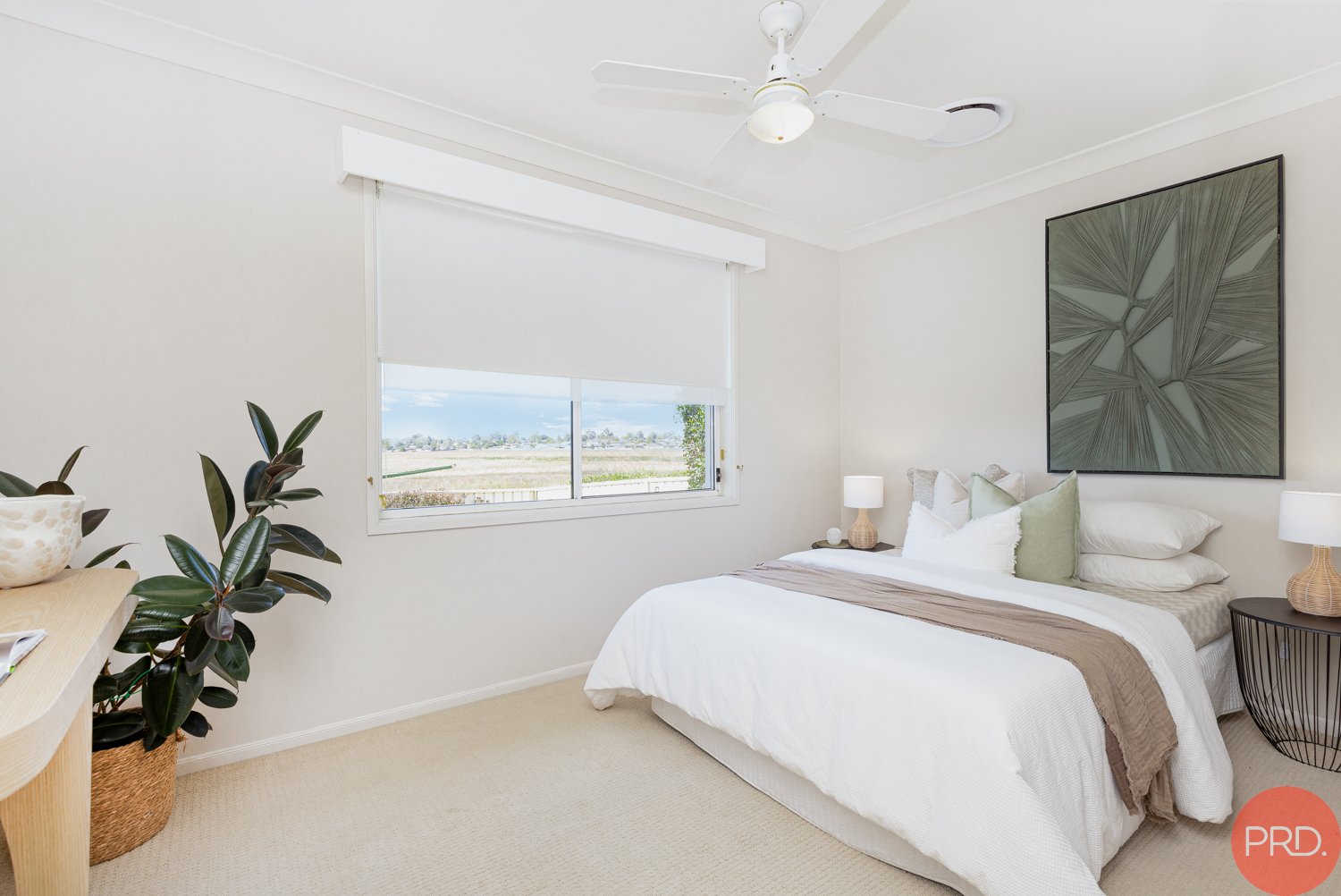 62 Golden Wattle Crescent THORNTON 24