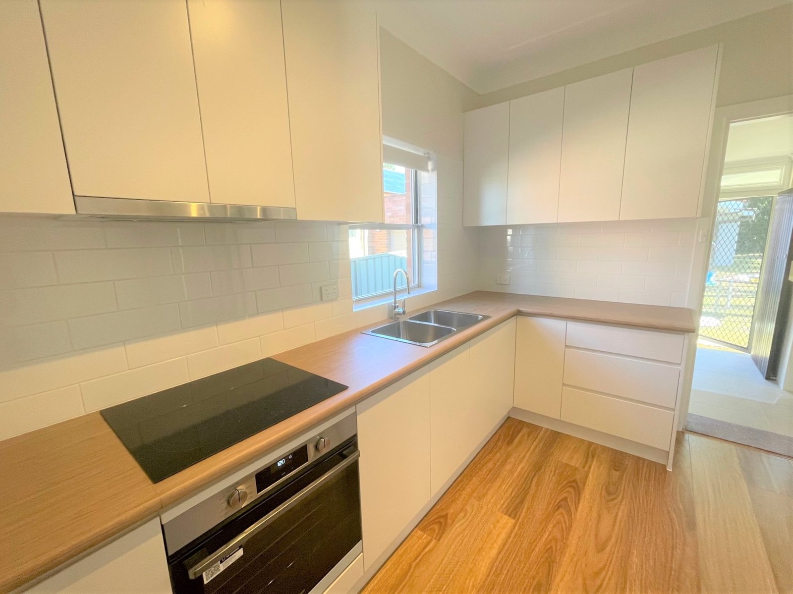 62 Harslett Crescent BEVERLEY PARK 2