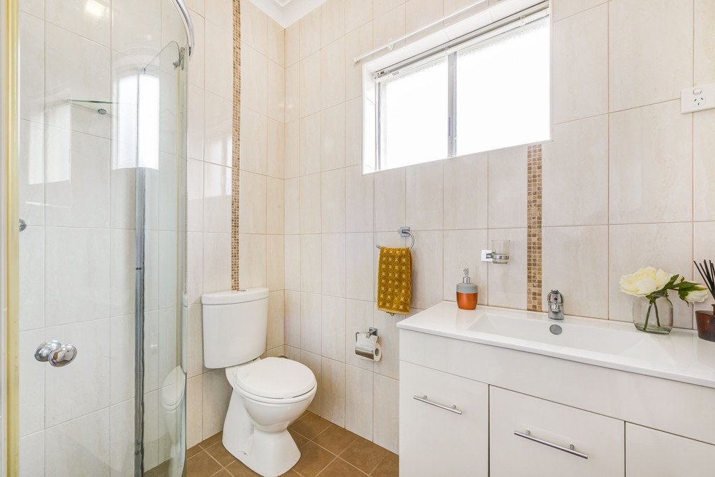 62 Hilton Avenue ROSELANDS 8