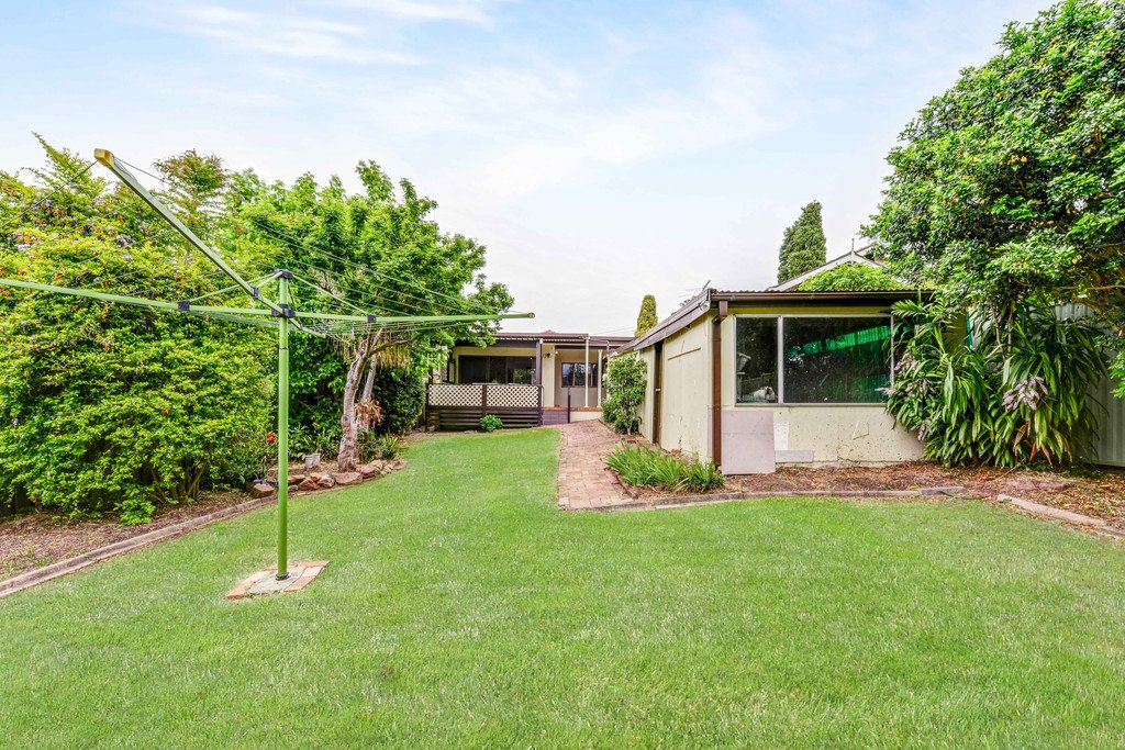 62 Hilton Avenue ROSELANDS 10