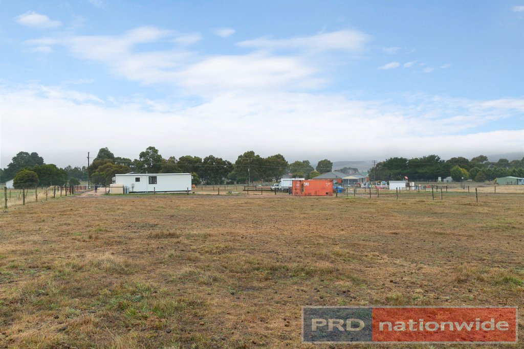 62 Kimberley Drive WAUBRA 13