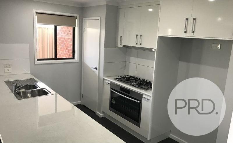 62 Lawson Circuit LAVINGTON 4