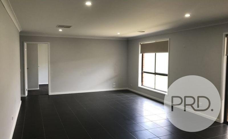 62 Lawson Circuit LAVINGTON 5